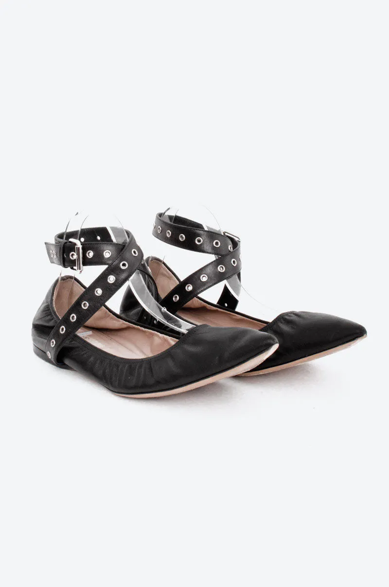 LOVE LATCH FLATS